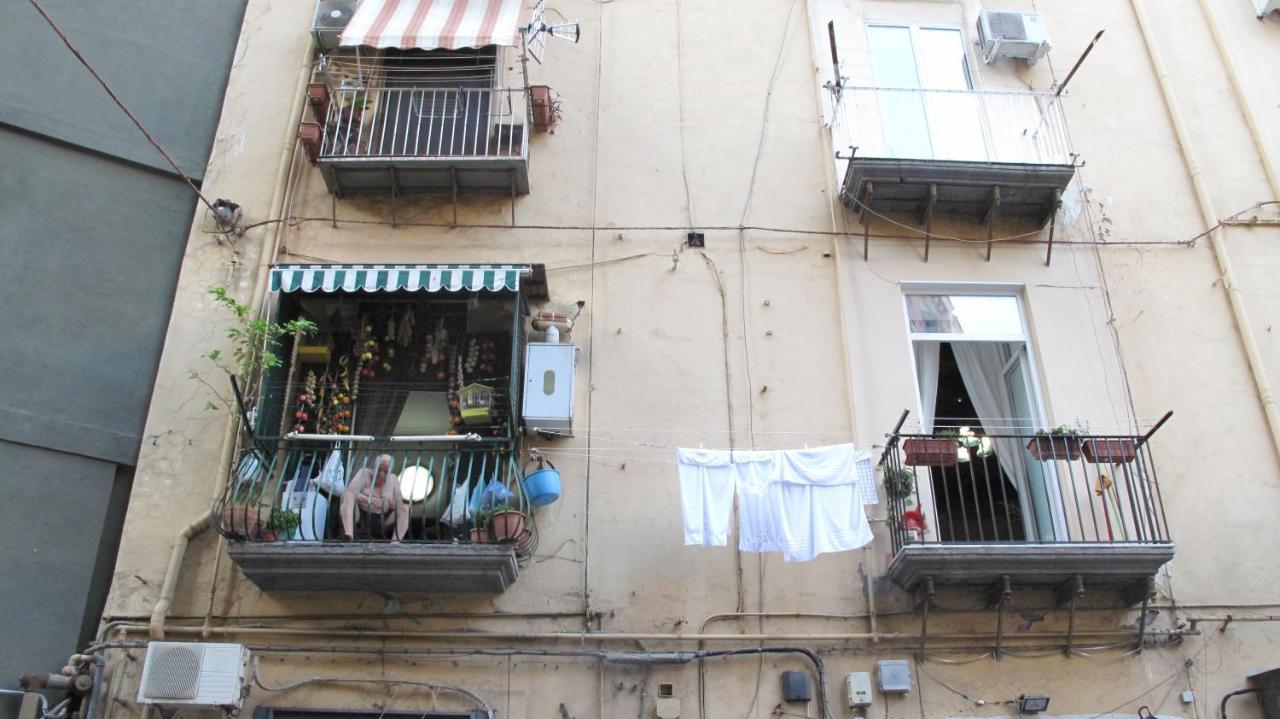 Appartamento Moderno Nel Centro Storico Napoli Eksteriør billede